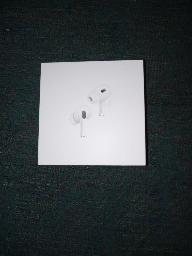 Apple AirPods 2nd Generation with Charging Case - White Brand New

