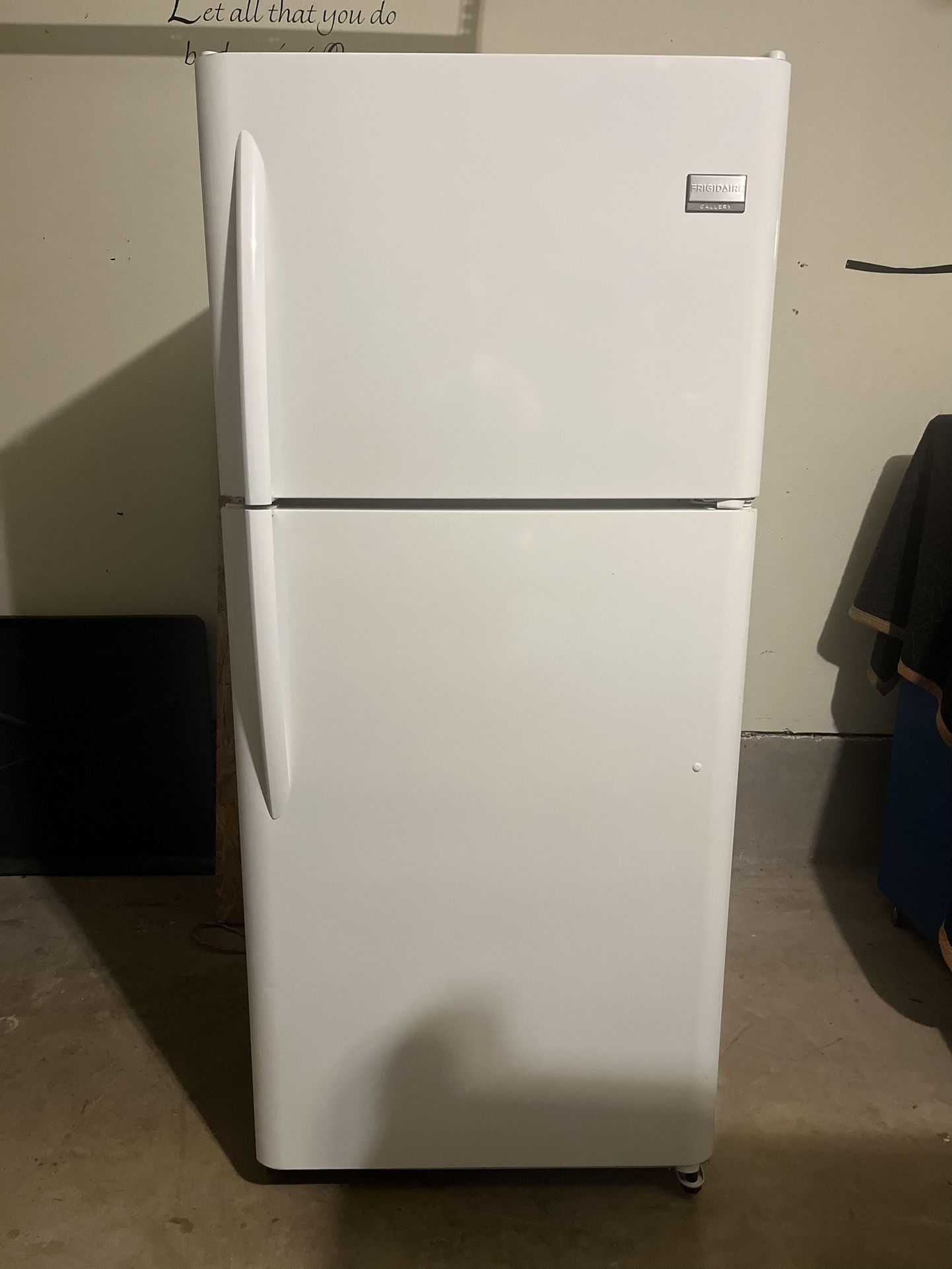 Frigidaire Refrigerator Ice Cold