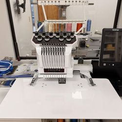 Brother PR1050X Embroidery Machine - 10 needle - Extras!!