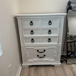 Solid Wood Painted White Dresser NEED GONE MAKE OFFER