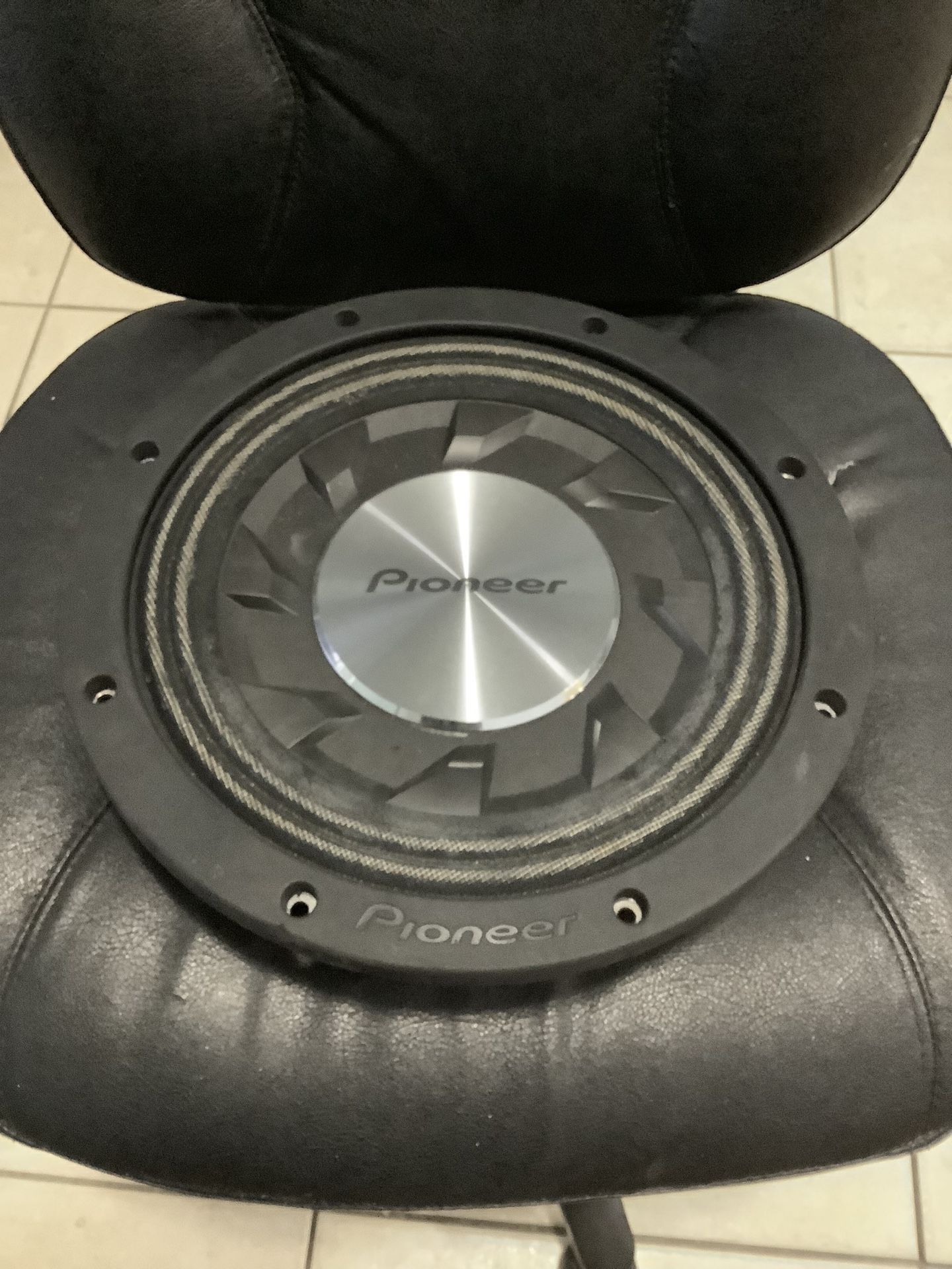 SALE OR TRADE. Pioneer TS-SW3041D Shallow Mount Subwoofer 12-inch with 1400 Watts Max. Power, 350 Watts Nominal Power
