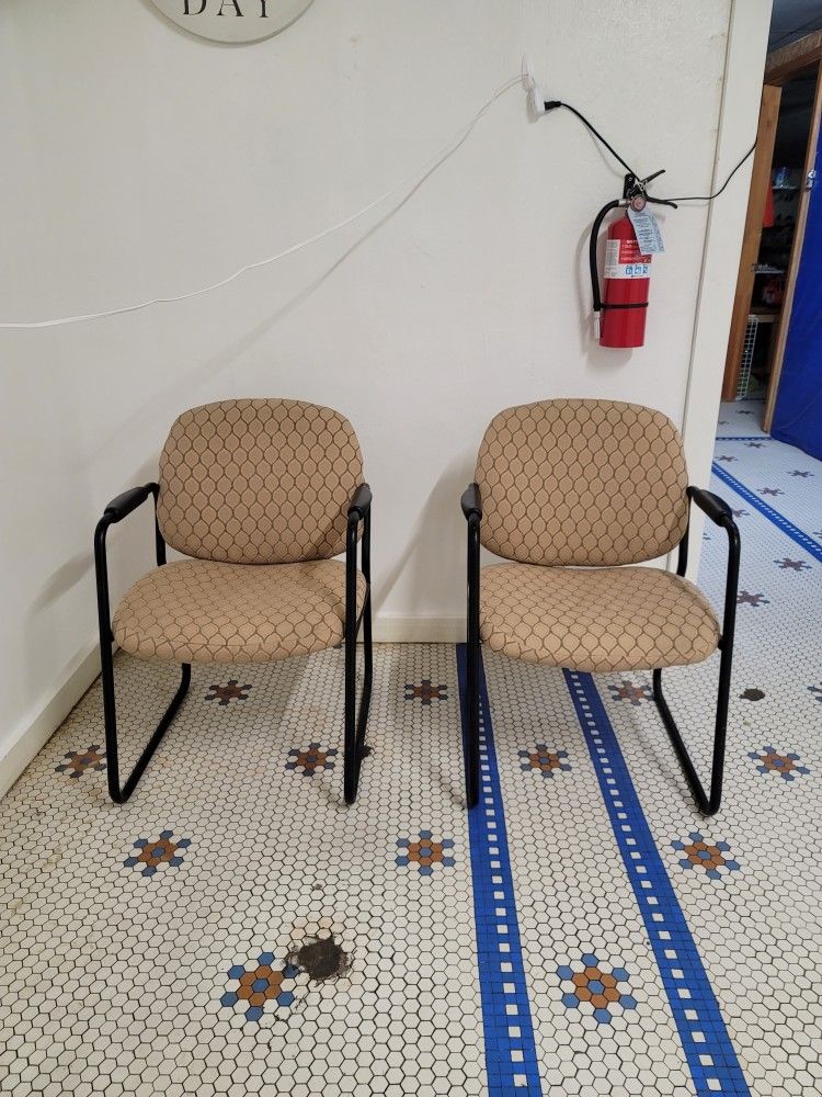2 Office Chairs Very Comfortable Good Condition