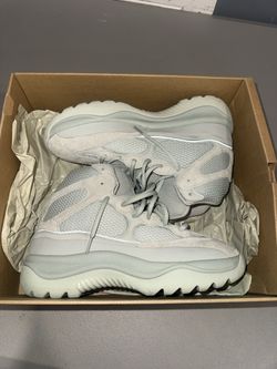 Yeezy boot salt Sz 9.5