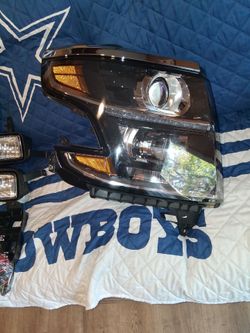 Front Right Side Headlight for 2015 Chevy Suburban