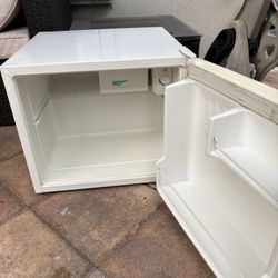 Mini fridge