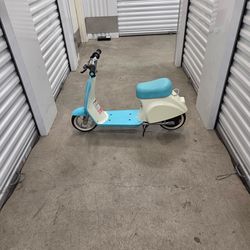 Razor Electric  Classic Scooter  “Petite”