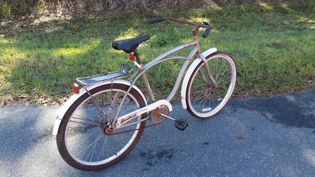 Vintage huffy cruiser bike with mtn rack. Price reduced to $65.00