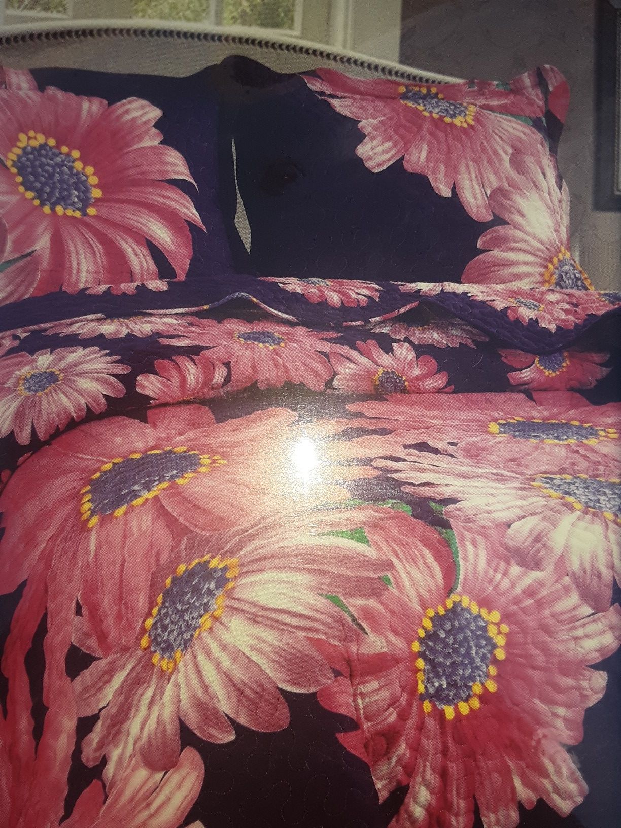 Queen reversible print bedspread