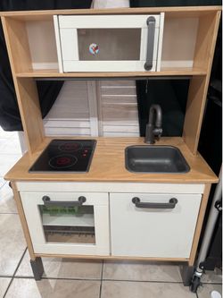 IKEA kids kitchen play