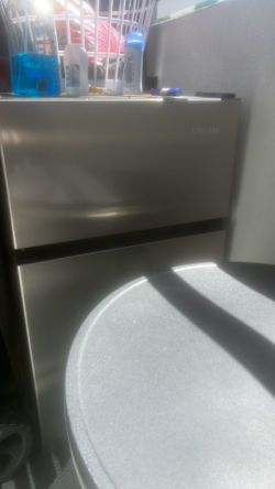 Vissani mini refrigerator