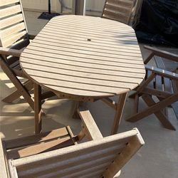 Pollywood table and chairs