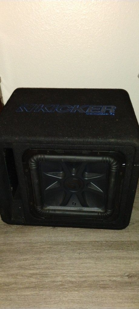 Kicker Solo-Baric L7 12" Square Sub And Skar Amp