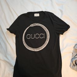 Gucci T-shirt XXL Runs Very Small, Fits A Large.