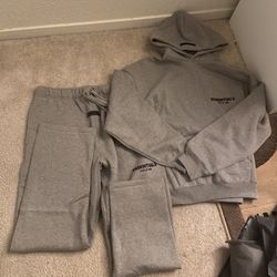 Essentials Hoodie & Sweatpants 