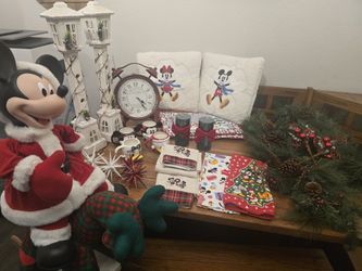 Mickey & Friends Christmas decor