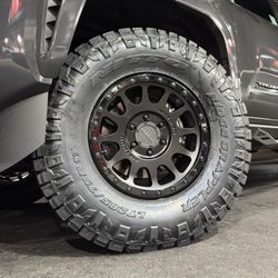 Method 305 17x8.5 +25 6x5.5 W/ 285/75/17 Nitto Ridge Grapplers