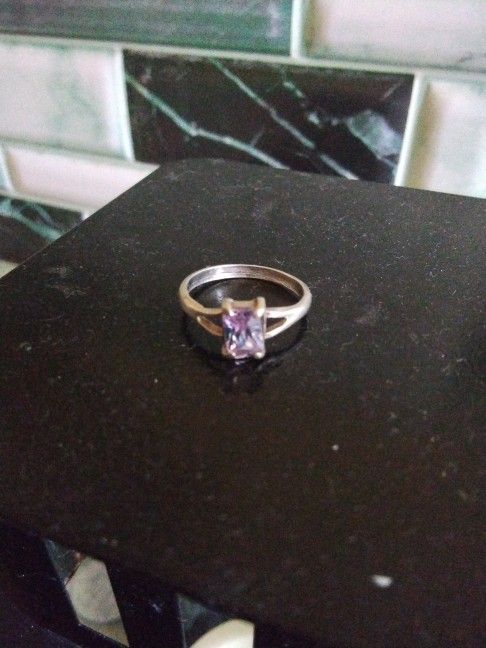Bueatiful Sterling Silver Amythyst Ring Size 5