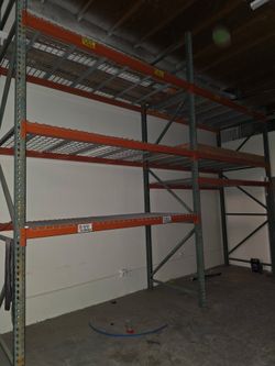 Pallet rack shelves