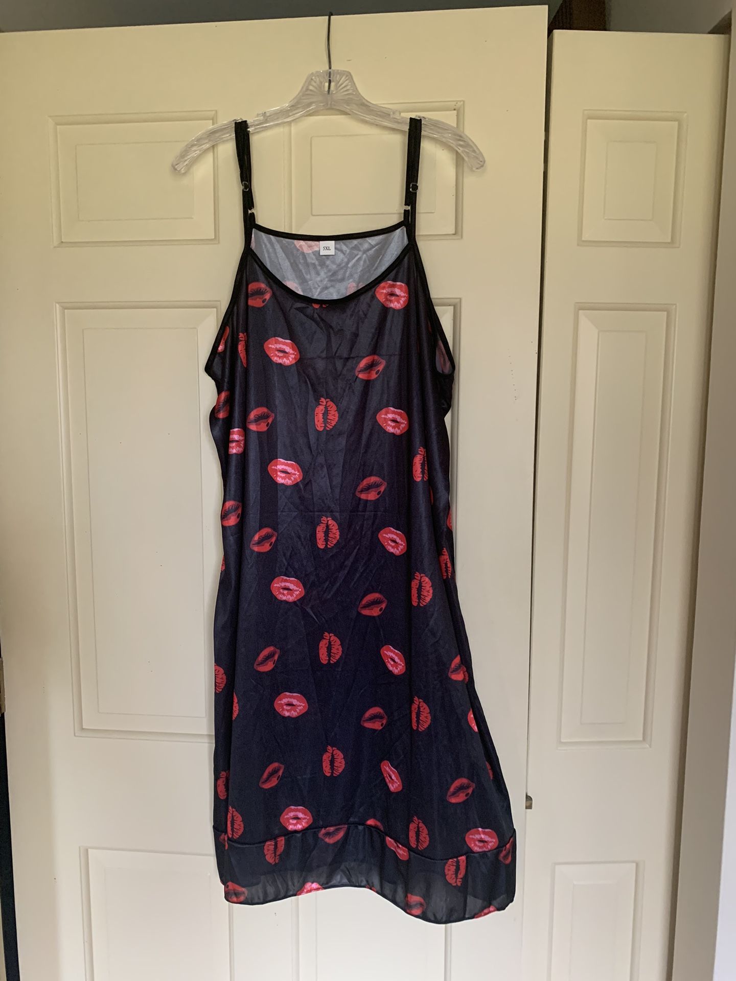 Nightgown, size 5 XL