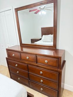 Queen bedroom set