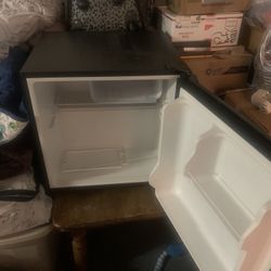 Mini Fridge 