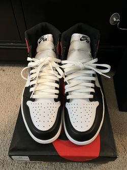 Air Jordan 1 Blacktoe