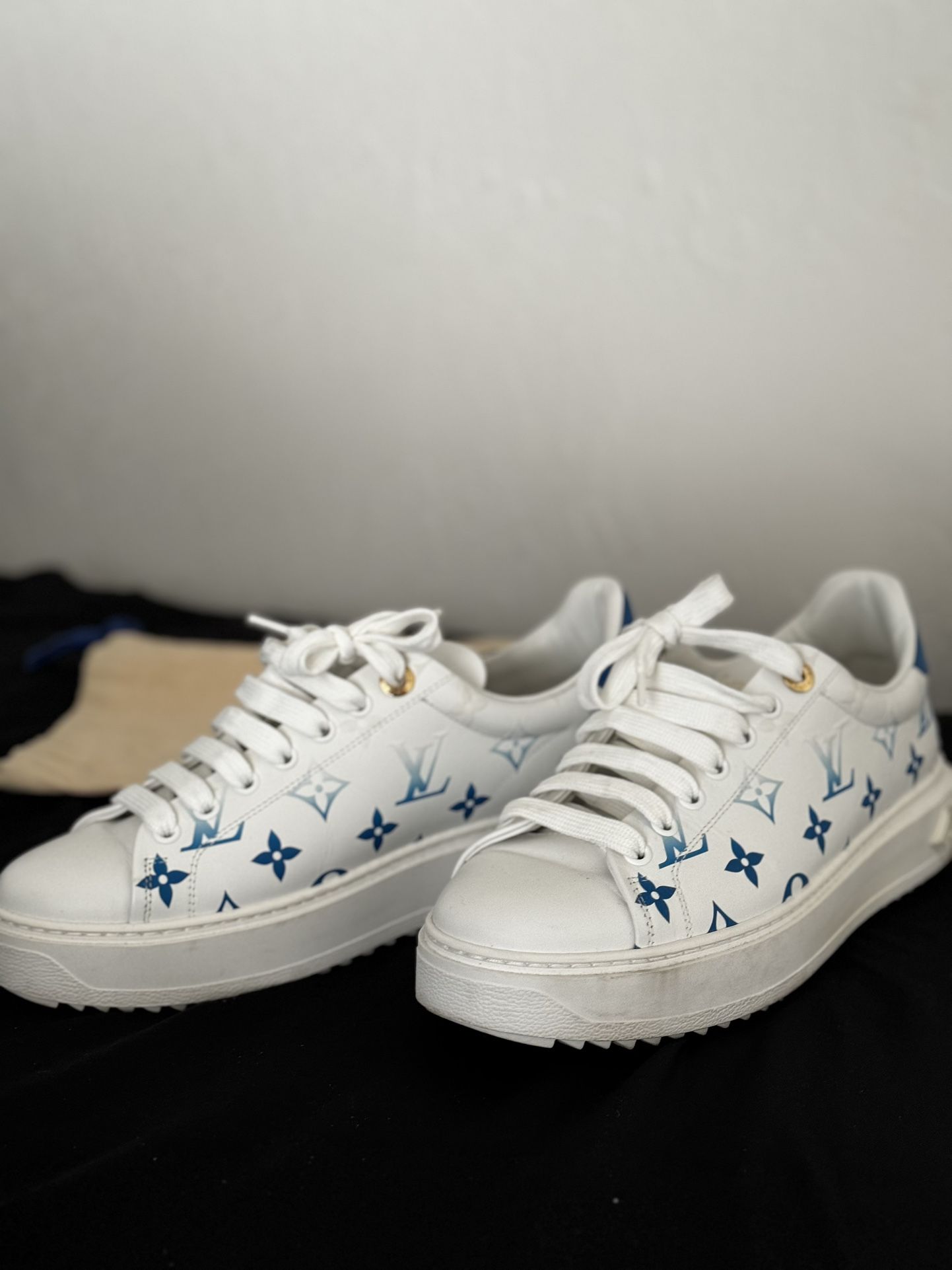 Louis Vuitton Sneakers