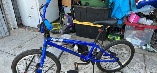 Mongoose Mode 100 BMX Bike Blue