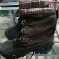 Children size 2 Snow Boots