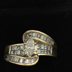 Beautiful Real Diamond & Gold Ring 