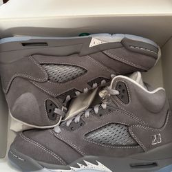 Jordan 5 Retro Wolf Grey Size 6.5y $240