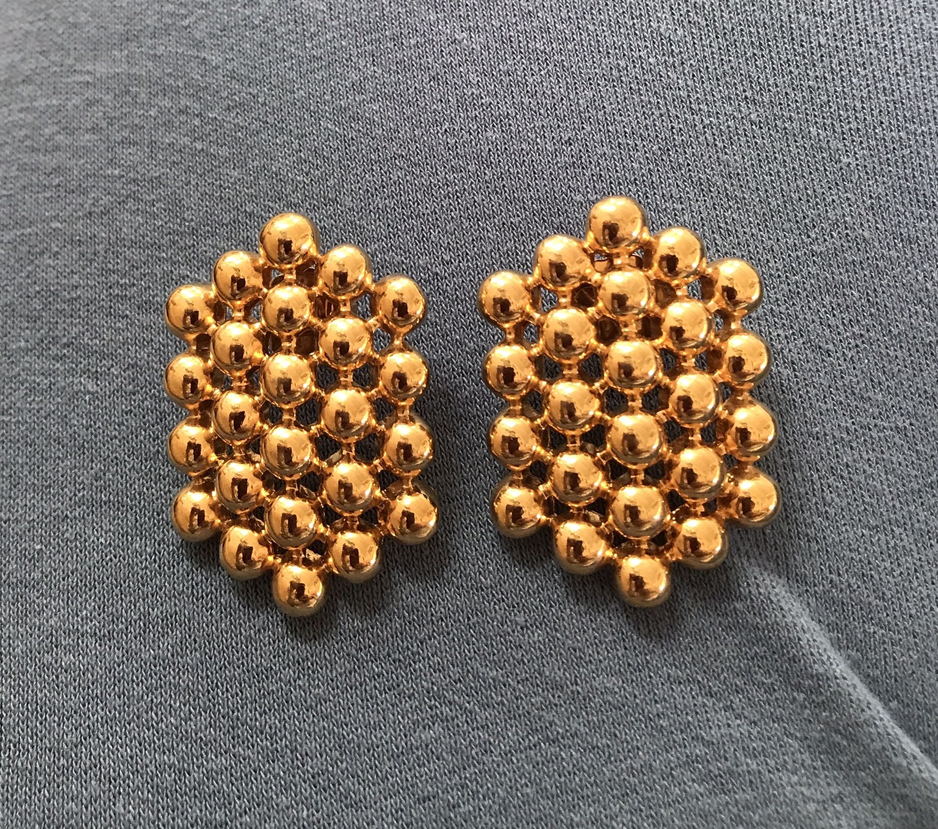 Avon Gold Tone Ball Earrings Pierced 1990’s