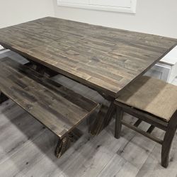 Living Spaces Dinning  Room Table With Leaflet 