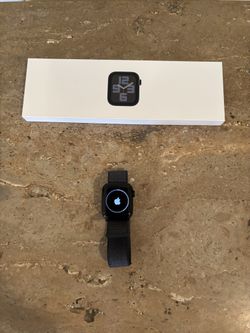 Apple Watch 40MM SE 2nd Gen / Box And Warranty