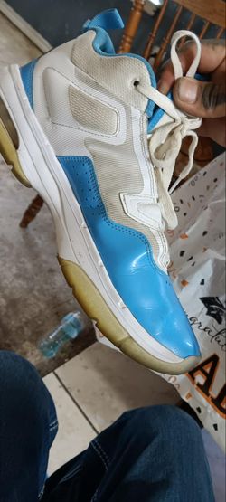 Jordan Sneaker Blue and White Low-Top