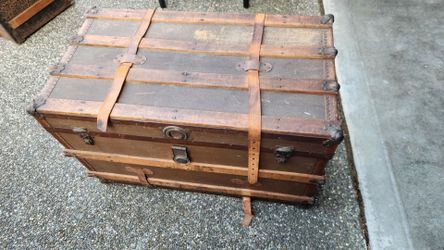 Free Vintage Trunk