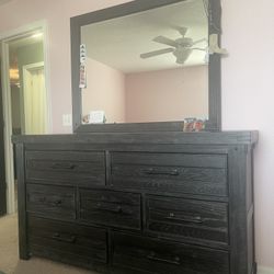 Dresser W/ Mirror
