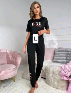 New women’s 2 piece set size large