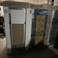  27.6 in. 14 cu. ft. Top Freezer Refrigerator in Fingerprint-Resistant Stainless Look,