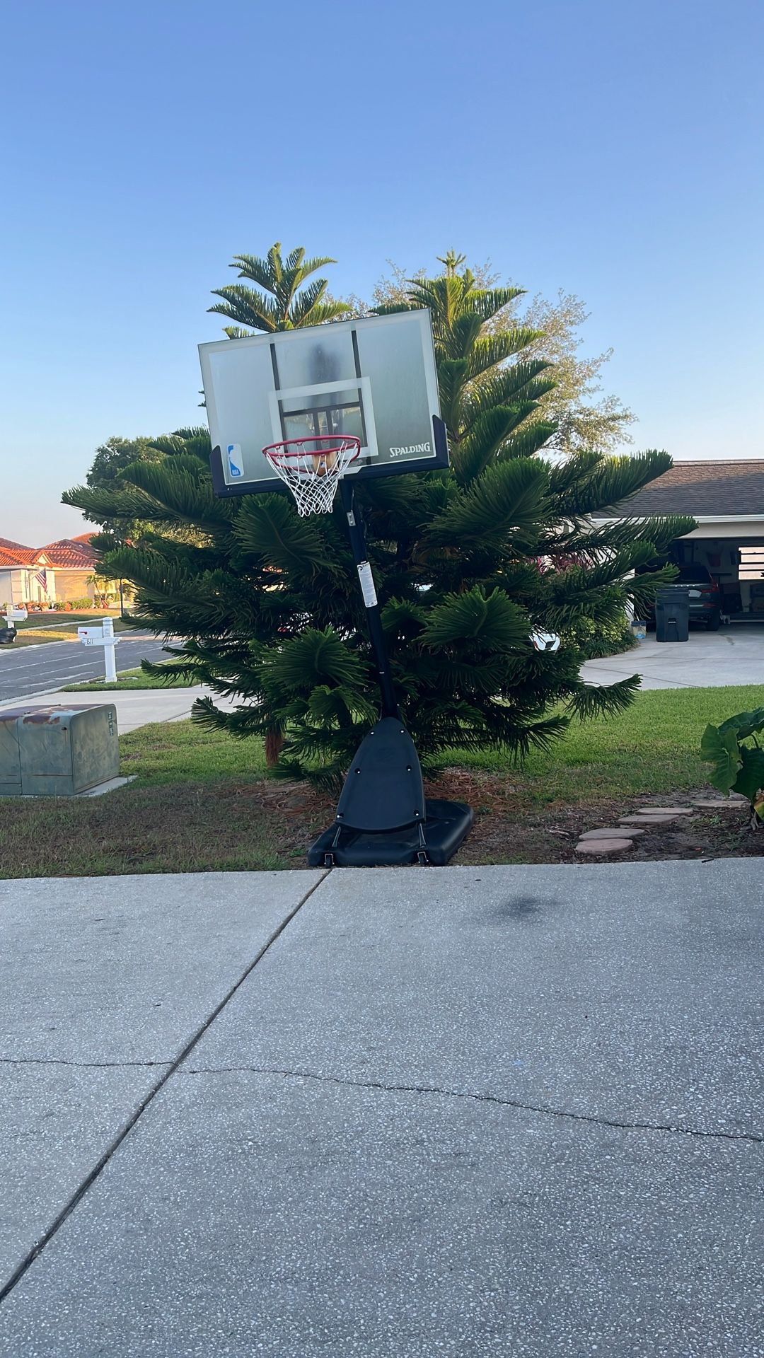Spaulding Basketball Hoop Ajustable Up To 10 Feet