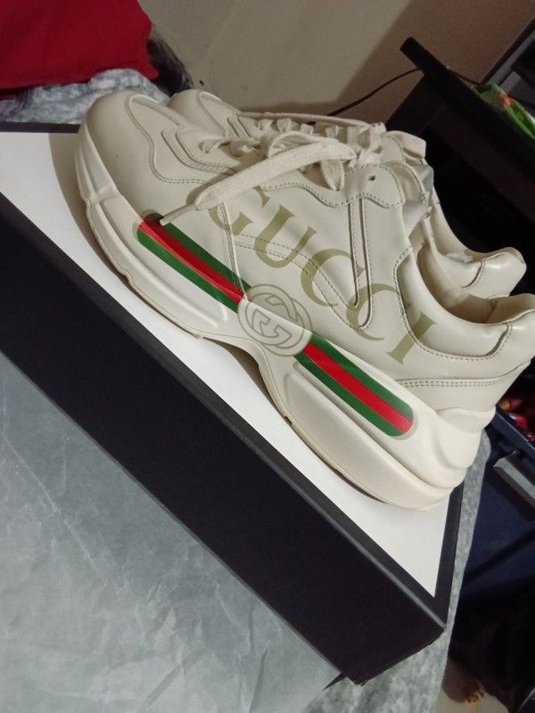 Gucci Shoes 