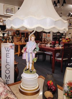 Matching Porcelain Victorian Colonial figurine table lamps