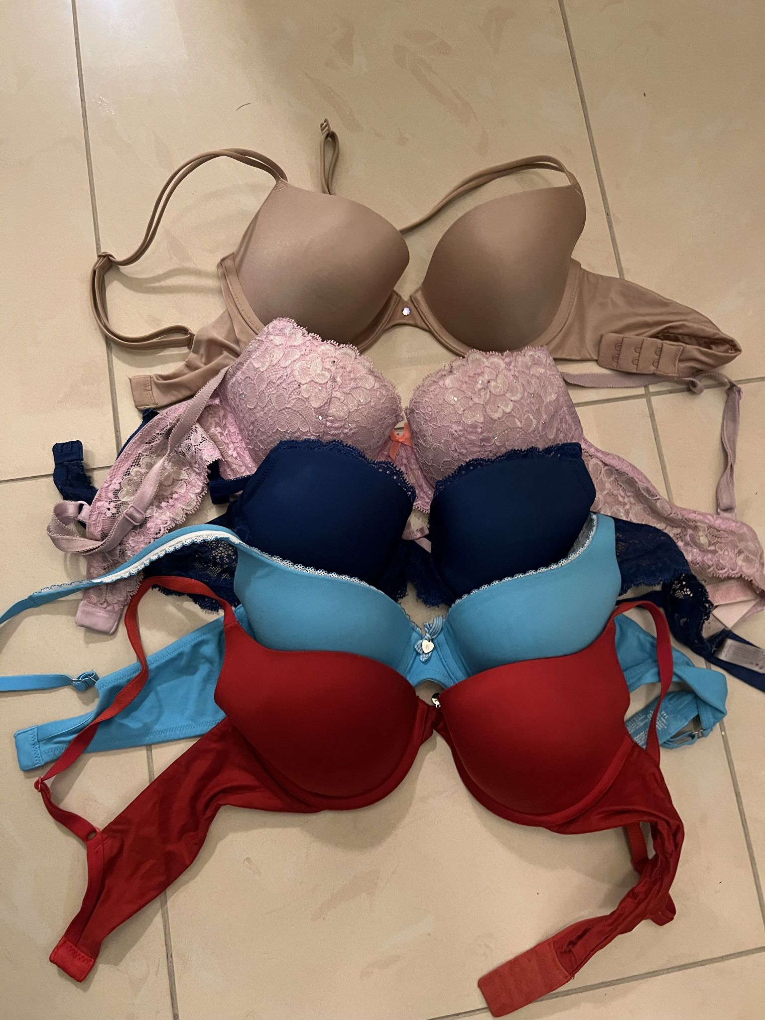 victoria's secret bras 34b for Sale in Rialto, CA - OfferUp