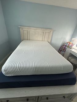 Full size mattress