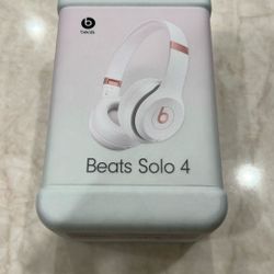 Beats Solo 4 Bluetooth Wireless On-Ear Headphones - Cloud Pink