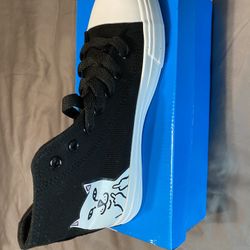 Rip N Dip Sneakers. Size 6W