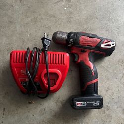Milwaukee 12v Drill Set