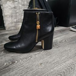 MK Ankle boots size 9.5