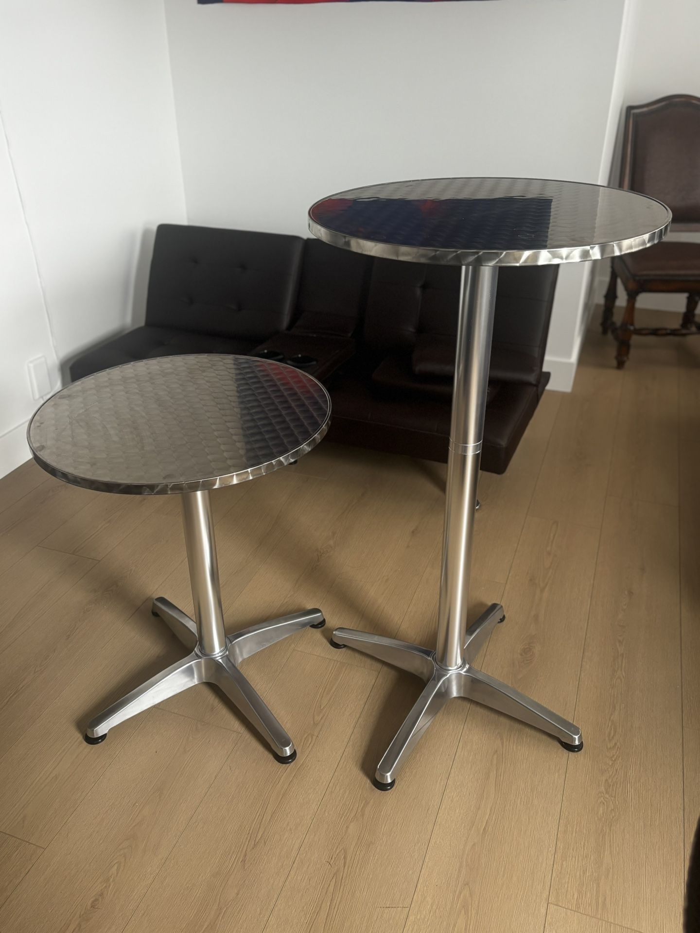 23” Round Bar Tables