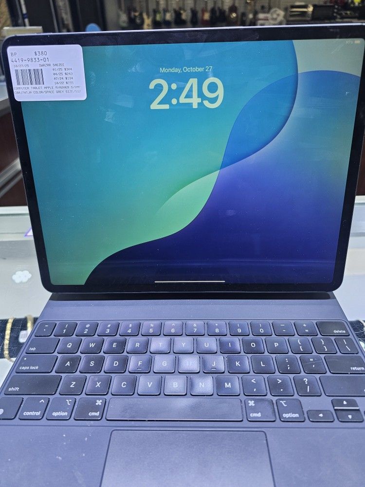 Apple Ipad Pro 4th Gen With Charger, Smart Case and Apple Pencil. ASK FOR RYAN. #4(contact info removed)-01